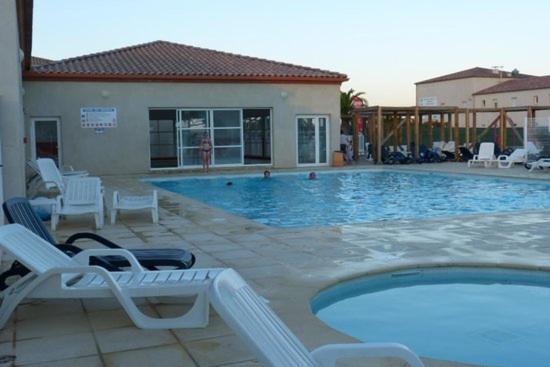 Вилла Jasse De Camargue Галларг-ле-Монтюё Экстерьер фото